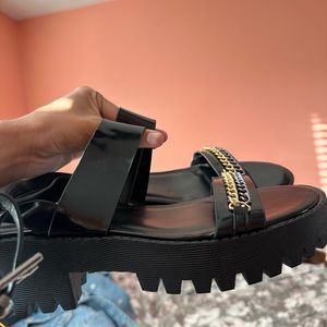 Women’s Black Platform Sandals Forever 21 Size 8.5